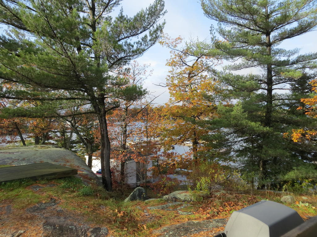 Halls Cottages Honey Harbor Exterior foto